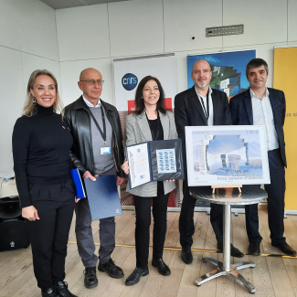 Lancement officiel du timbre à l'effigie du Four solaire d'Odeillo en présence de Nadia Pellefigue, vice-présidente recherche de la région Occitanie ; Alain Luneau, maire de Font-Romeu ; Françoise Bataille, directrice de PROMES ; Stéphane Visseq, délégué territorial La Poste et Jérôme Vitre, délégué régional CNRS Occitanie Est